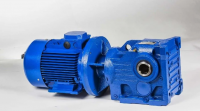 SEW-EURODRIVE Коническо-цилиндрический мотор-редуктор K67-8.37-YEJ-5.5-4P-B-M6-270-B с электромагнитным тормозом и энкодером