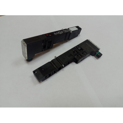 AVENTICS 5/2-пневмораспределитель HF03 - 5/2DS - 024DC 0820055502